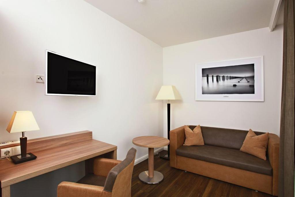 Hotel Warnow 로스토크 외부 사진