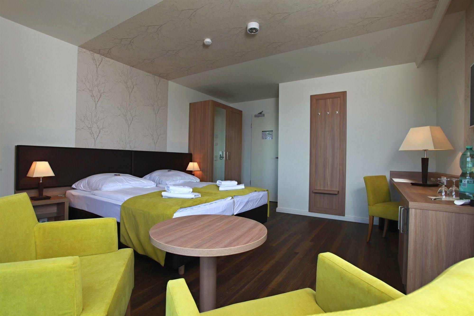 Hotel Warnow 로스토크 외부 사진